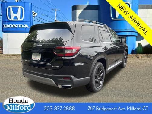 2025 Honda Pilot Touring 8-Passenger