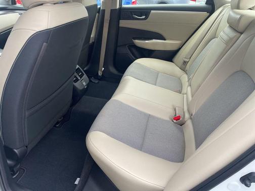 2021 Honda Clarity Plug-In Hybrid Base