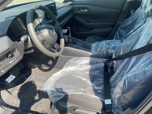 2025 Honda Accord LX 1.5T