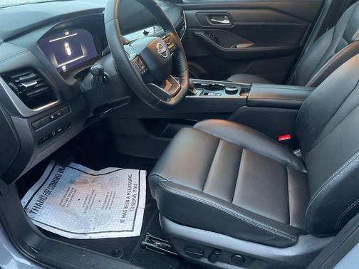 2025 Nissan Rogue SL