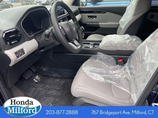 2025 Honda Pilot Touring 8-Passenger