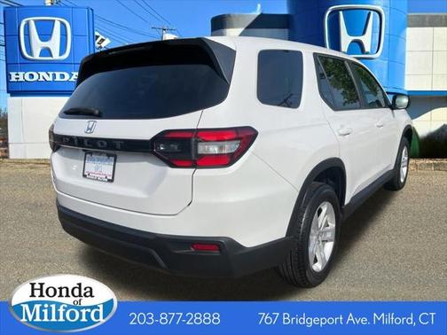 2023 Honda Pilot AWD LX
