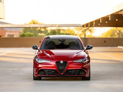 2024 Alfa Romeo Giulia Quadrifoglio