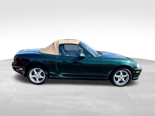 2000 Mazda MX-5 Miata 