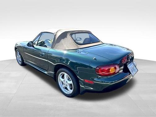 2000 Mazda MX-5 Miata 