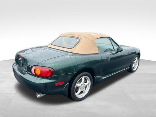 2000 Mazda MX-5 Miata 