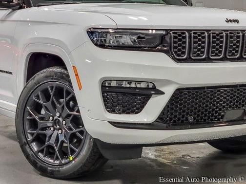 2025 Jeep Grand Cherokee Summit