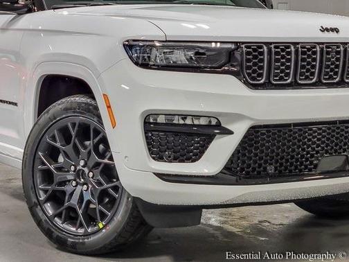 2025 Jeep Grand Cherokee Summit