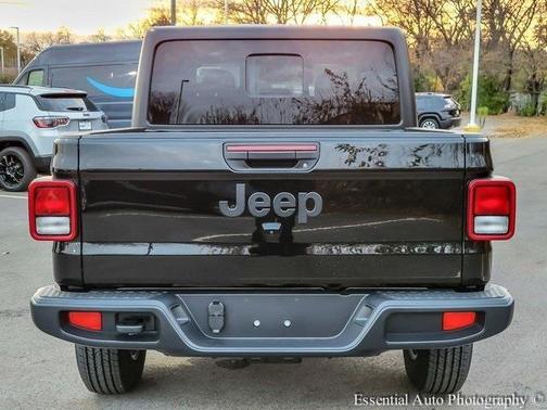 2026 Jeep Gladiator Sport
