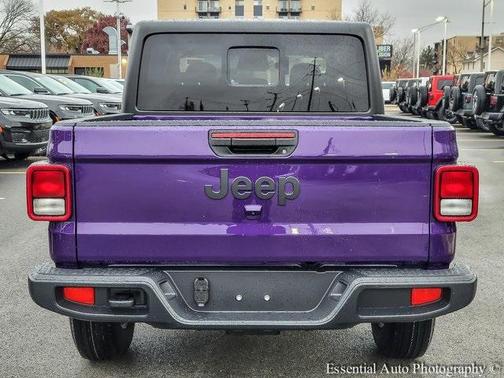 2026 Jeep Gladiator Sport