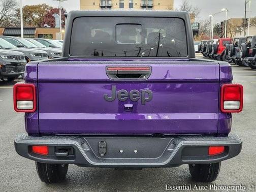 2026 Jeep Gladiator Sport