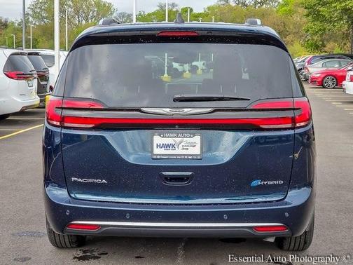 2025 Chrysler Pacifica Hybrid Pinnacle