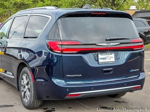 2025 Chrysler Pacifica Hybrid Pinnacle