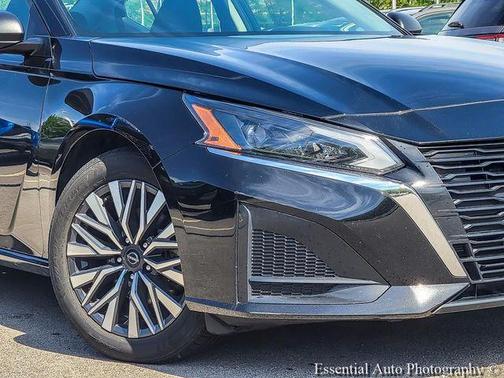 Super Black Clearcoat 2024 Nissan Altima 2.5 SV