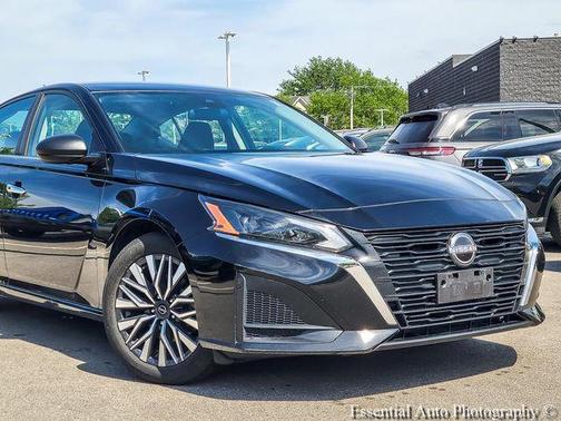 Super Black Clearcoat 2024 Nissan Altima 2.5 SV