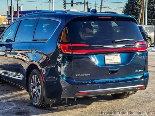 2025 Chrysler Pacifica Hybrid Pinnacle