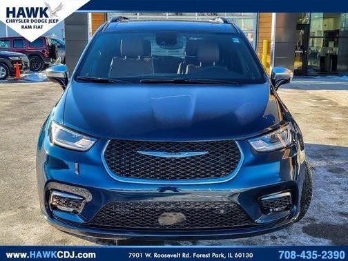 2025 Chrysler Pacifica Hybrid Pinnacle