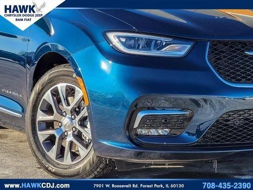 2025 Chrysler Pacifica Hybrid Pinnacle