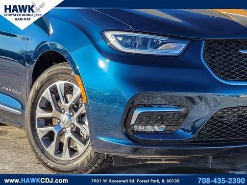 2025 Chrysler Pacifica Hybrid Pinnacle