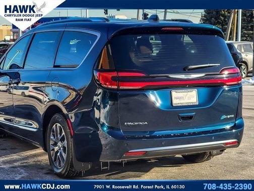 2025 Chrysler Pacifica Hybrid Pinnacle