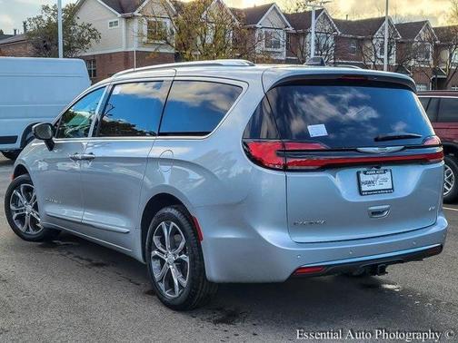 2026 Chrysler Pacifica Pinnacle