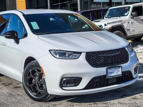 2024 Chrysler Pacifica Hybrid Select