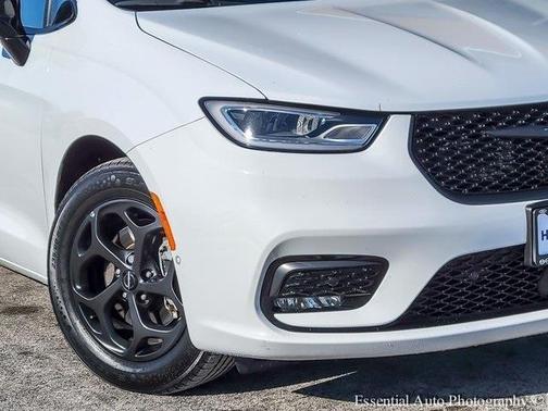 2024 Chrysler Pacifica Hybrid Select