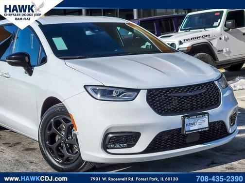 2024 Chrysler Pacifica Hybrid Select