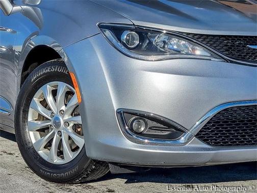 2018 Chrysler Pacifica Touring-L