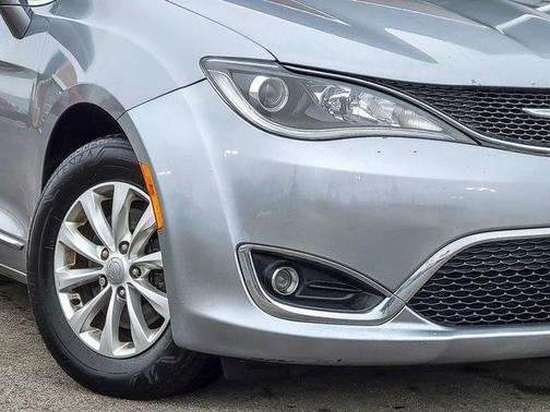 2018 Chrysler Pacifica Touring-L