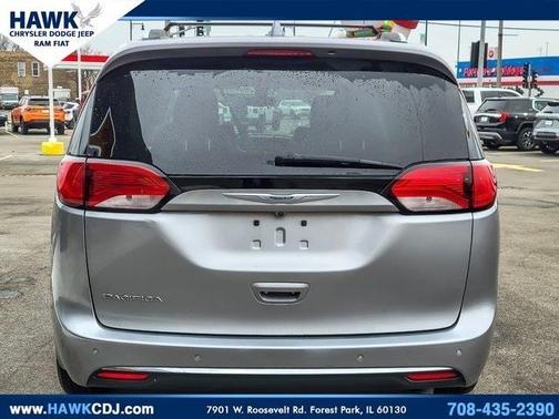 2018 Chrysler Pacifica Touring-L