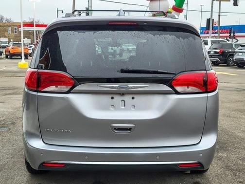 2018 Chrysler Pacifica Touring-L