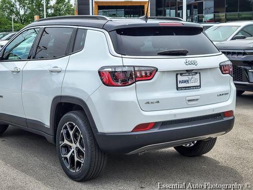 Bright White Clearcoat 2024 Jeep Compass Limited