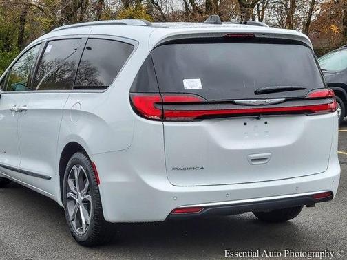2026 Chrysler Pacifica Pinnacle