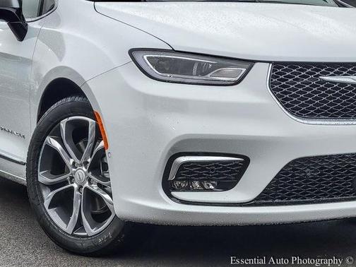 2026 Chrysler Pacifica Pinnacle