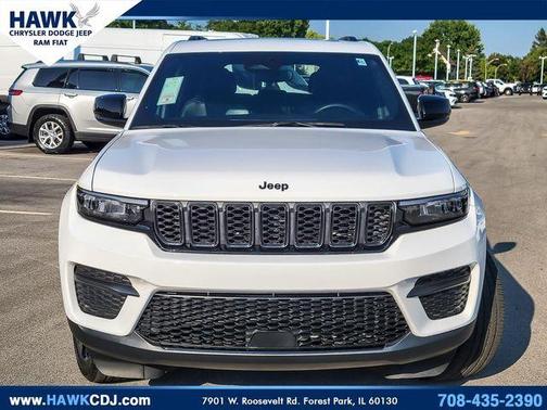 Bright White Clearcoat 2024 Jeep Grand Cherokee Laredo