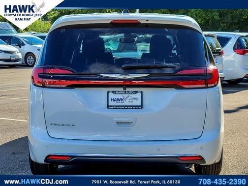 2026 Chrysler Pacifica Select
