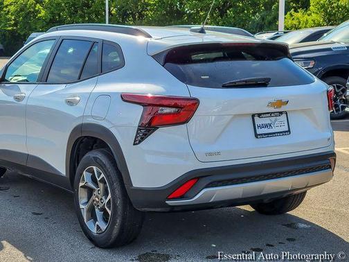 Summit White 2025 Chevrolet Trax LT