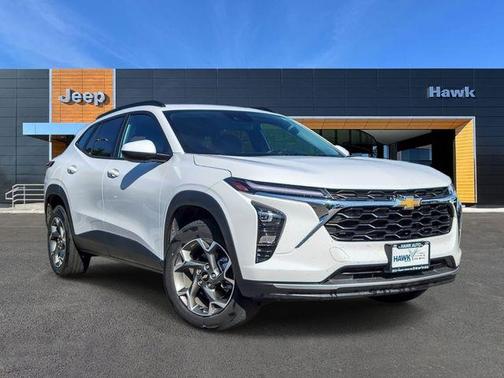 Summit White 2025 Chevrolet Trax LT