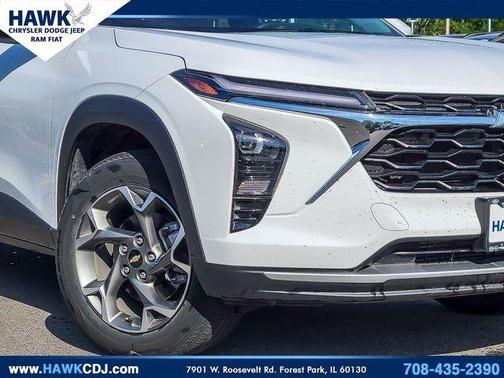 Summit White 2025 Chevrolet Trax LT