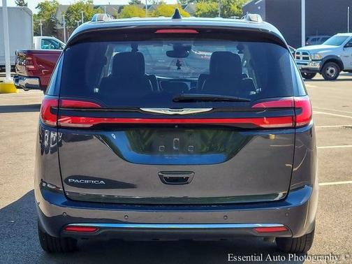 2021 Chrysler Pacifica Touring-L