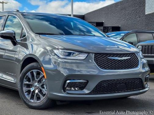 2025 Chrysler Pacifica Hybrid Pinnacle
