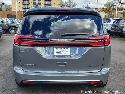 2025 Chrysler Pacifica Hybrid Pinnacle