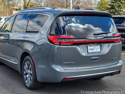 2025 Chrysler Pacifica Hybrid Pinnacle