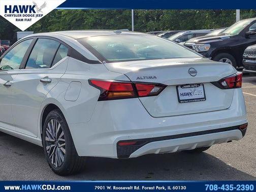 Glacier White 2025 Nissan Altima SV