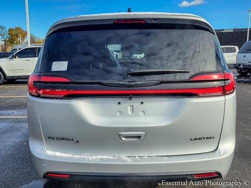 2026 Chrysler Pacifica Limited