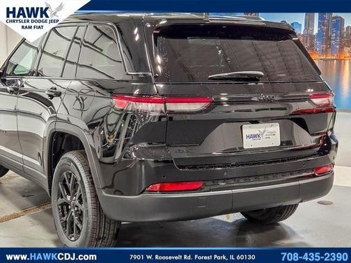 2025 Jeep Grand Cherokee Laredo