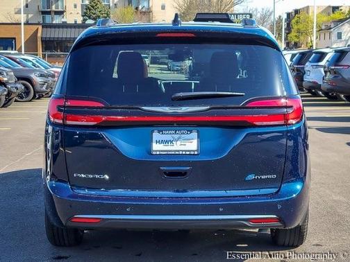 2025 Chrysler Pacifica Hybrid Pinnacle