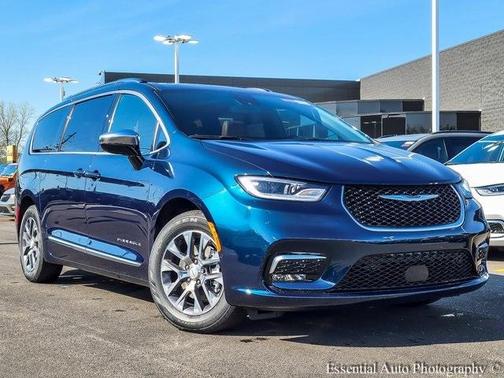 2025 Chrysler Pacifica Hybrid Pinnacle