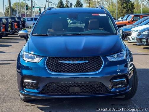 2025 Chrysler Pacifica Hybrid Pinnacle